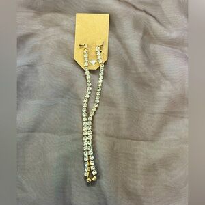 Elegant Gold Necklace with Crystal Accents